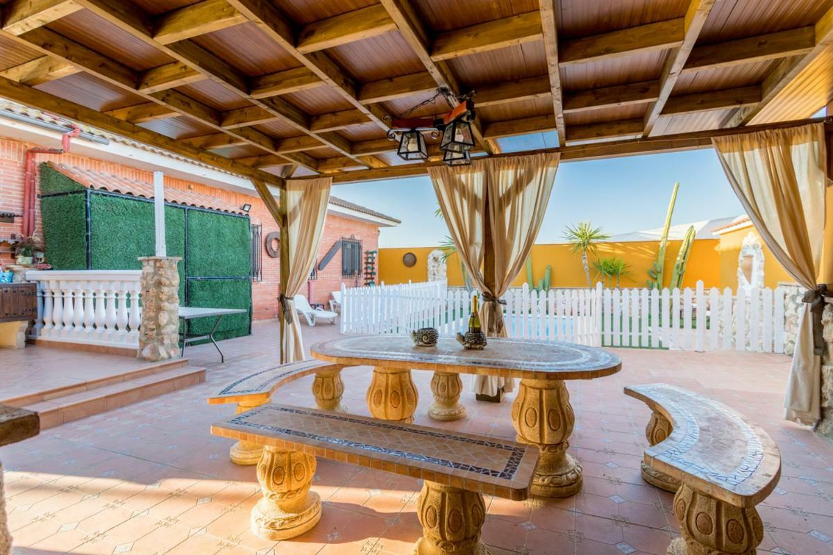Willa Casa Ludima Fuentes de Andalucía Zewnętrze zdjęcie